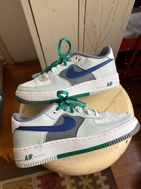Nike Kids Grade School Air Force 1 LV8 Shoes FB9035-001